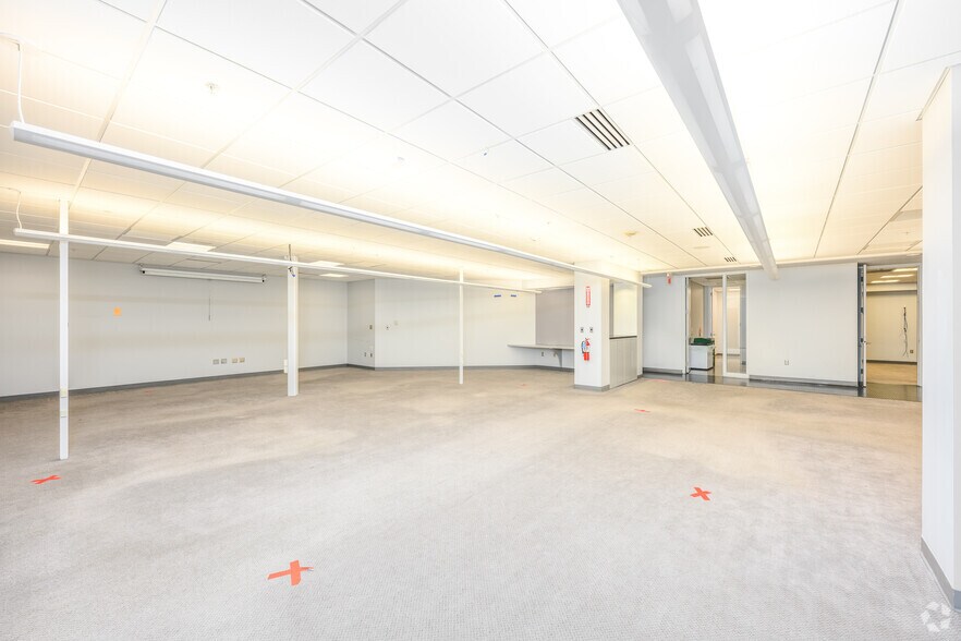 More Photos Of 600 Plastics Pl, Kalamazoo Office For Sale