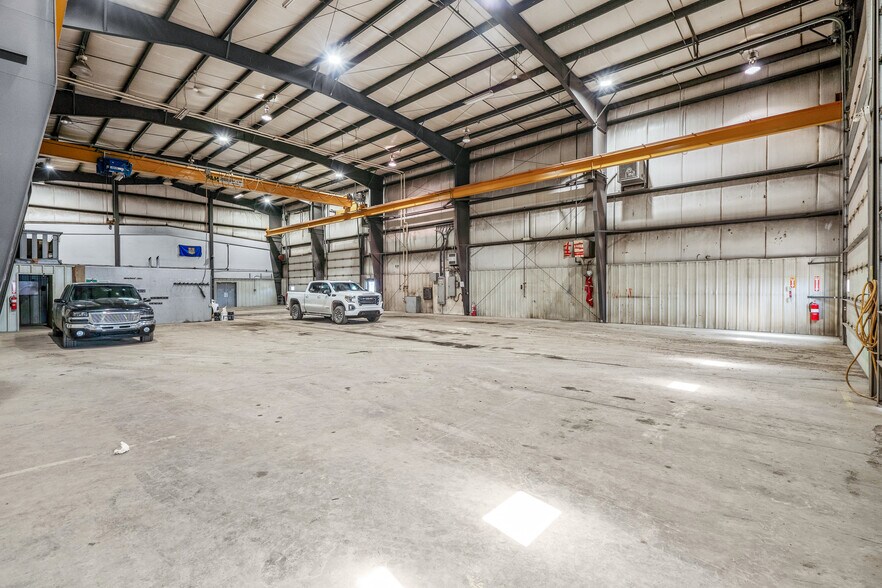 More Photos Of 501075 RR 14, Lloydminster Manufacturing For Sale