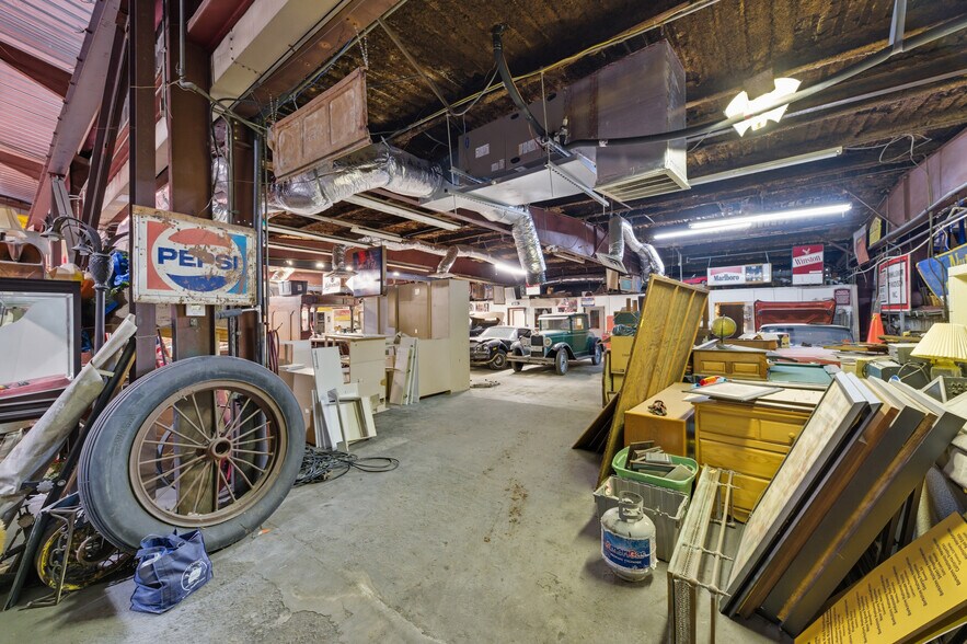 More Photos Of 9129 Irvington Blvd, Houston Warehouse For Sale