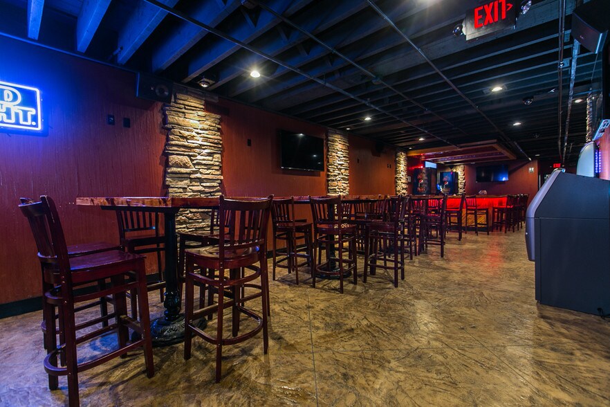 More Photos Of 163 Main St, Dubuque Restaurant For Sale