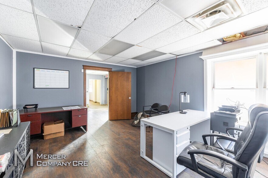 More Photos Of 900 N 4th St, Guthrie Manufacturing For Lease