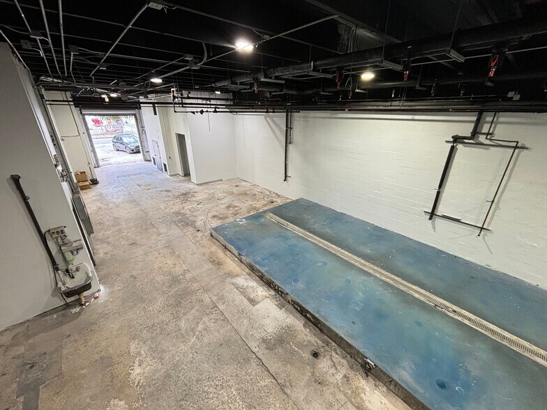 More Photos Of 120 NW 24th St, Miami Warehouse For Lease