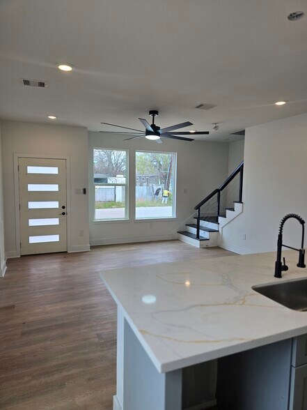 More Photos Of 4501 Newberry St, Houston Apartments For Sale