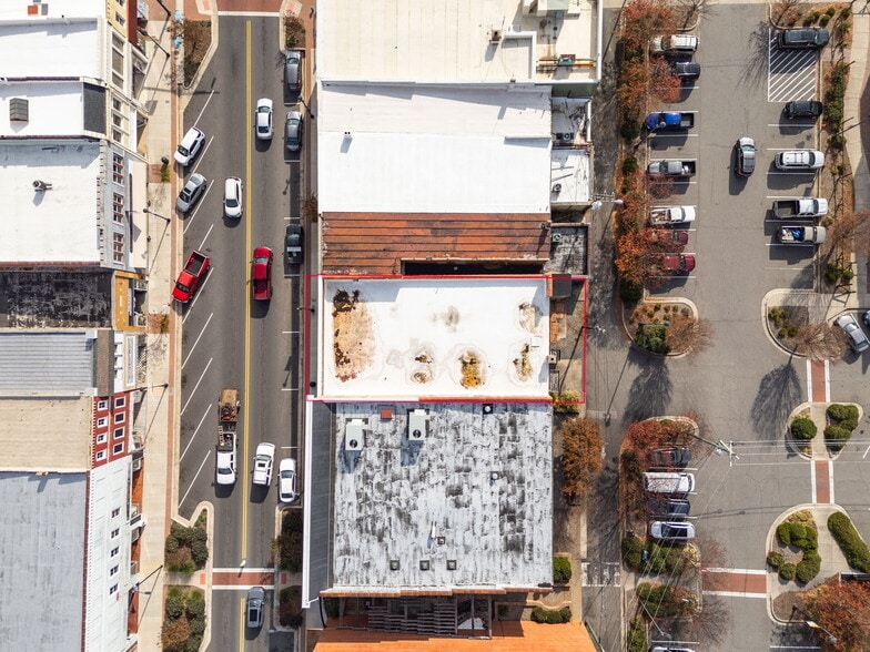 More Photos Of 128 S Scales St, Reidsville Storefront Retail Office For Sale