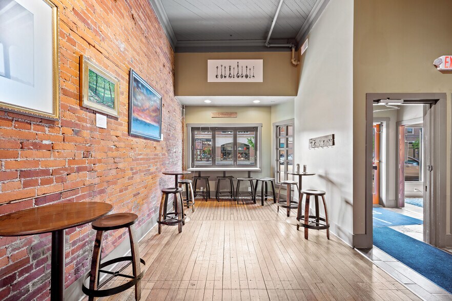 More Photos Of 144 W Liberty St, Wooster Office For Sale