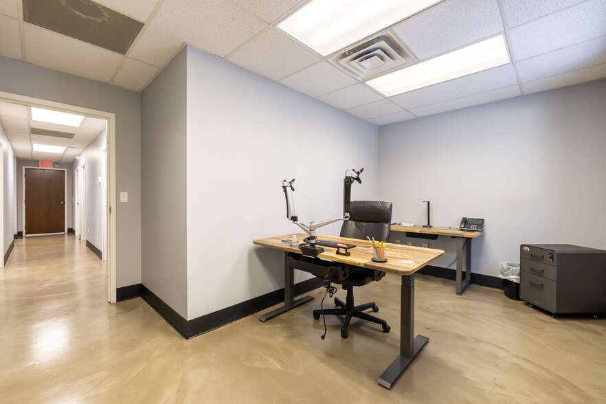 More Photos Of 151 Strong Rd, South Windsor Service For Sale