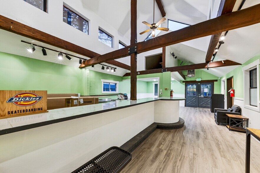 More Photos Of 3542 Lake Tahoe Blvd, South Lake Tahoe Restaurant For Sale