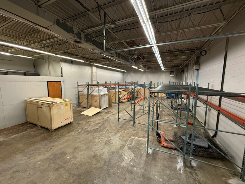 More Photos Of 53 Hancock St, Stratford Manufacturing For Lease