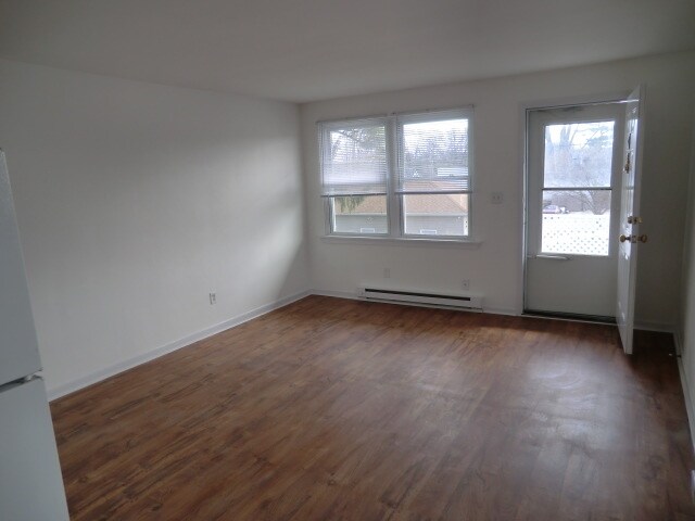 More Photos Of 1039 Sheridan Rd, Winthrop Harbor Apartments For Sale