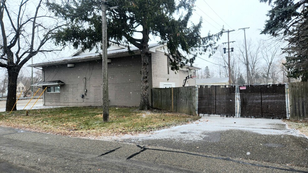 More Photos Of 3988 N Dixie Hwy, Monroe Service Station For Sale