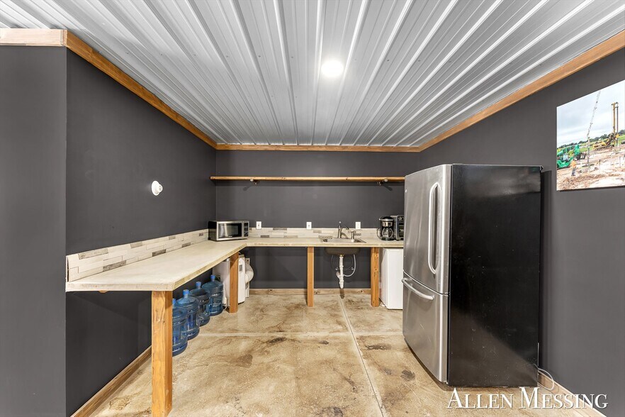 More Photos Of 1447 Kelsey Hwy, Ionia Flex For Sale