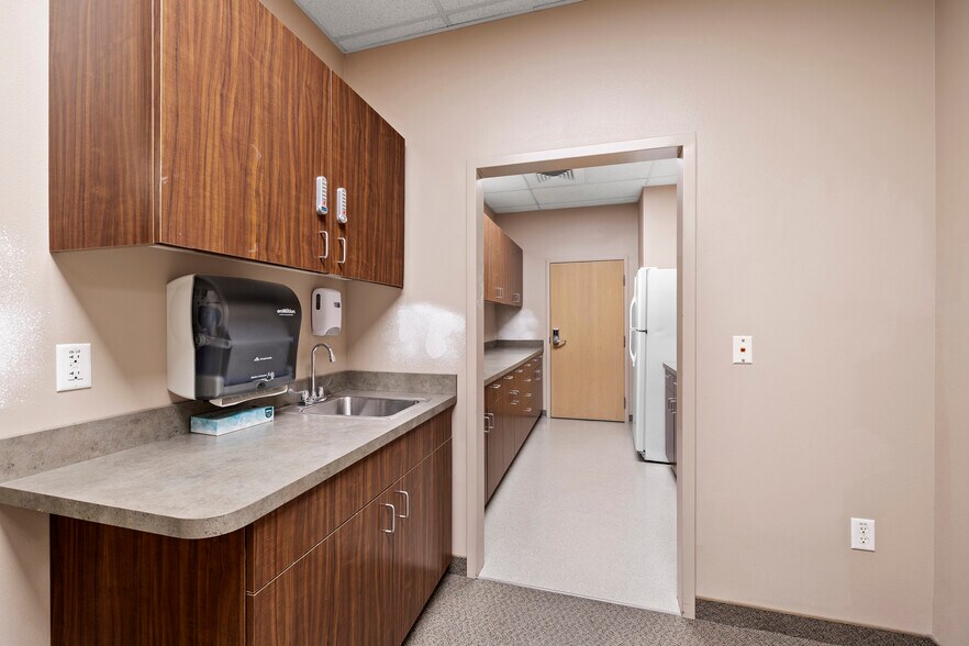 More Photos Of 3850 N Grant Ave, Loveland Medical For Lease