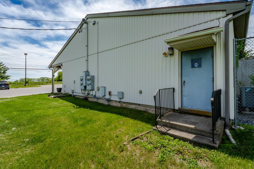 More Photos Of 5751 Nor Bath Blvd, Bath Freestanding For Sale