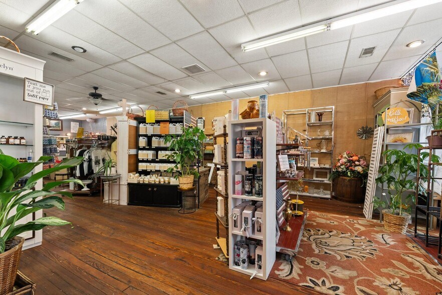 More Photos Of 133 N Texas St, De Leon Storefront For Sale
