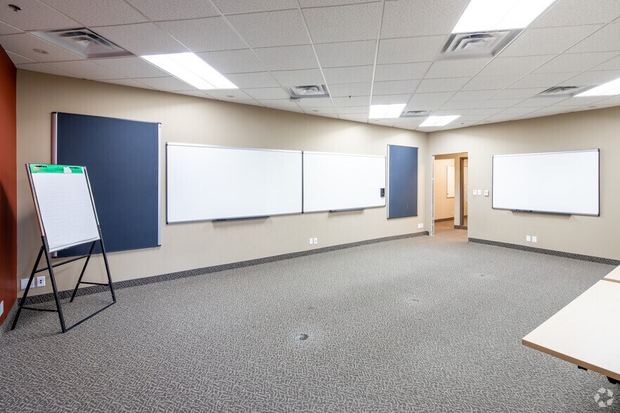 More Photos Of 445 Wes Graham Way, Waterloo Office For Lease