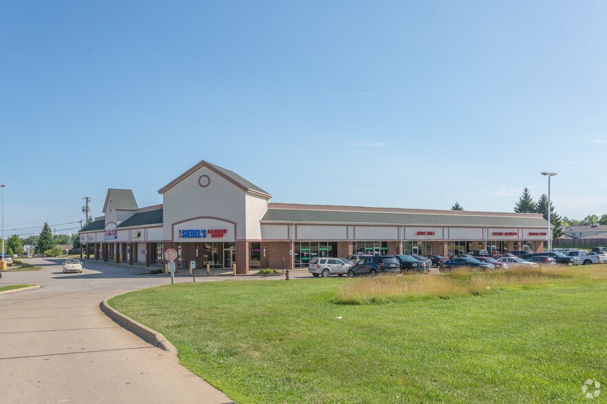 Primary Photo Of 972-998 N Court St, Medina Freestanding For Lease