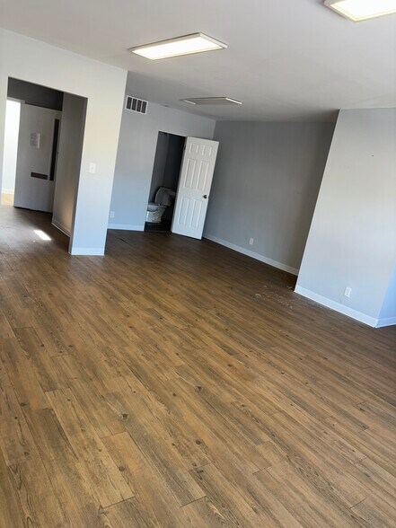 More Photos Of 10005-10015 Grand Ave, Franklin Park Medical For Lease