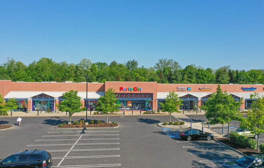More Photos Of 111-701 Nassau Park Blvd, Princeton Unknown For Lease