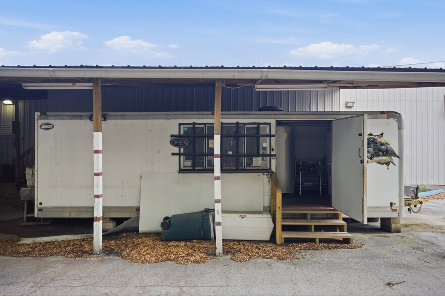 More Photos Of 609 NW 4th Ave, Ocala Flex For Sale