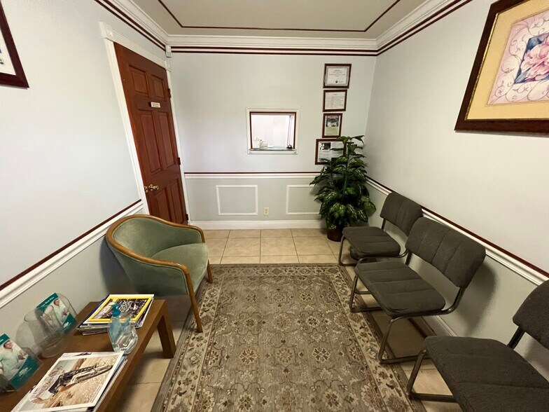 More Photos Of 2331 N State Road 7, Lauderhill Office For Lease