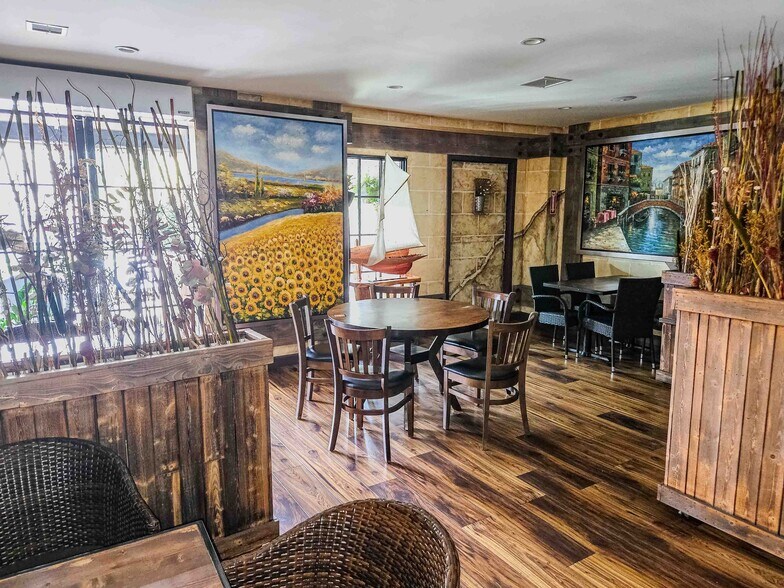 More Photos Of 228 S Oxford Ave, Los Angeles Restaurant For Sale