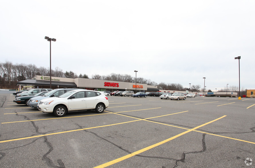 Primary Photo Of 650 Wolcott St, Waterbury Storefront For Lease