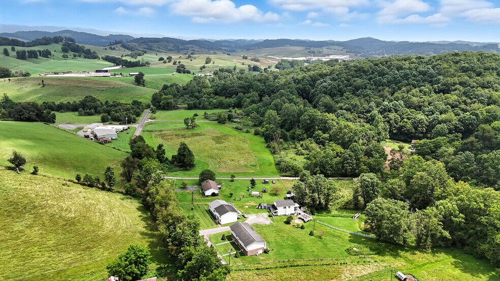 More Photos Of 14694 Wallace Pike, Abingdon Multifamily For Sale