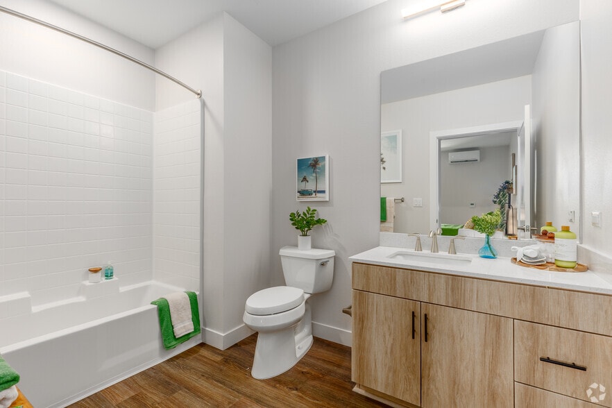 More Photos Of 1559 N Santa Fe Ave, Vista Apartments For Sale