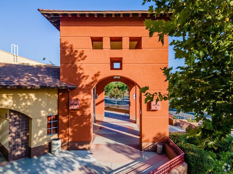 More Photos Of 29041-29045 Agoura Rd, Agoura Hills Movie Theatre For Sale