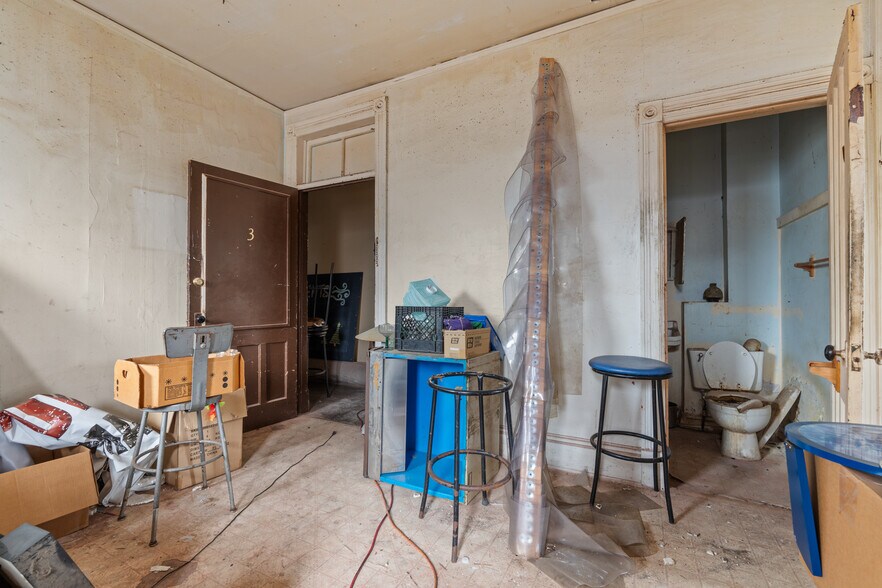 More Photos Of , Utica Unknown For Sale