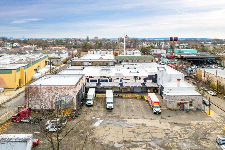 More Photos Of 163 Shaw Ave, Irvington Warehouse For Lease