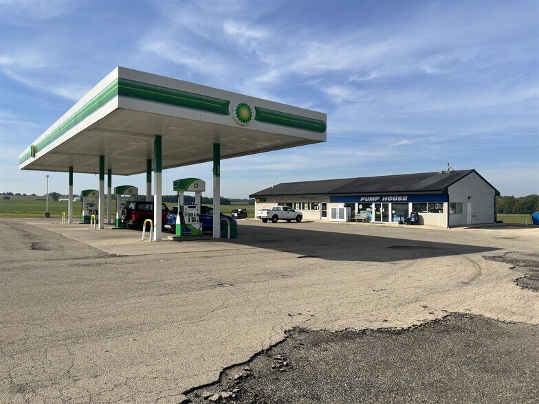 Primary Photo Of 12180 Center Rd, Durand Service Station For Sale