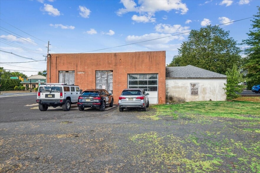 More Photos Of 1 Union Ave, Somerville Auto Repair For Sale