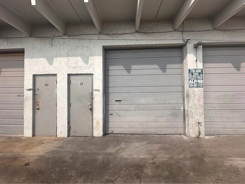 More Photos Of 5801-5807 Dawson St, Hollywood Warehouse For Lease