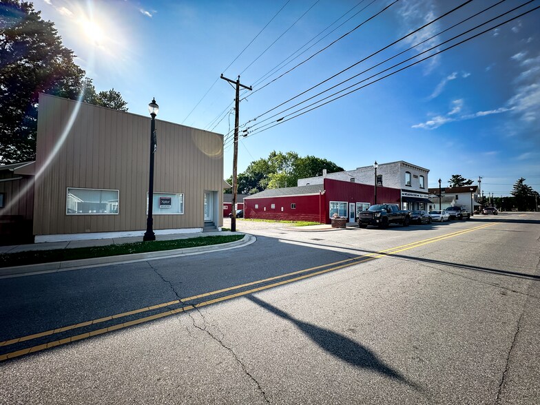 More Photos Of 15008-15020 IN-1, Leo Storefront Retail Office For Lease