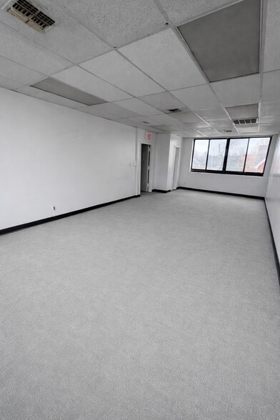 More Photos Of 4234 162nd St, Flushing Storefront Retail Office For Lease