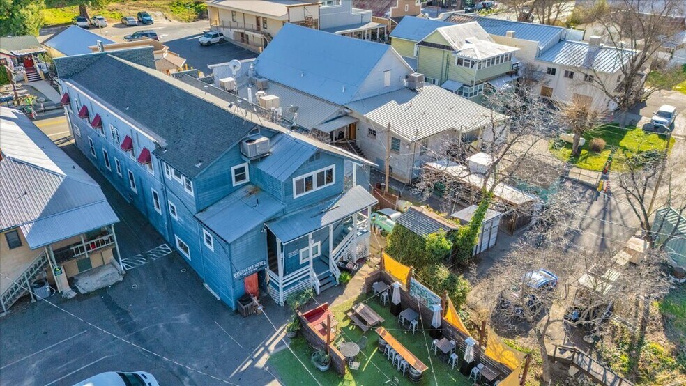 More Photos Of 18736 Main St, Groveland Hotel For Sale