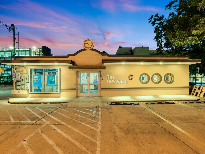 Primary Photo Of 1101 W 34th St, Austin Freestanding For Sale