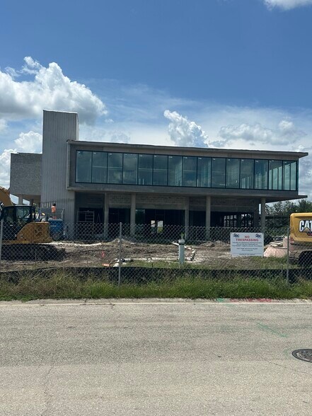 More Photos Of 12060 Crystal Commerce Way, Orlando Office For Lease
