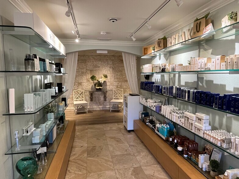 More Photos Of 6600 10th Ave N, Saint Petersburg Medical For Sale