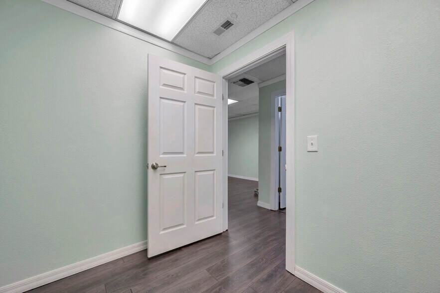 More Photos Of 5100 78th Ave N, Pinellas Park Medical For Lease