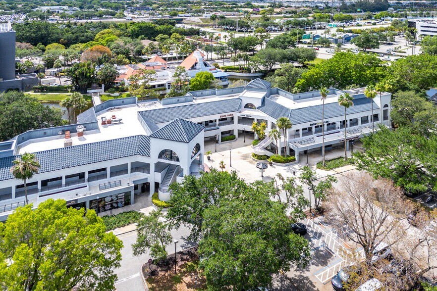 More Photos Of 7820-7860 Glades Rd, Boca Raton Office For Lease