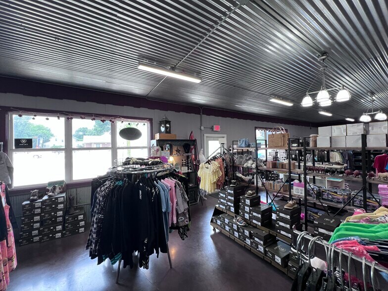 More Photos Of 427 W 6th Ave, Garnett Storefront Retail Office For Sale