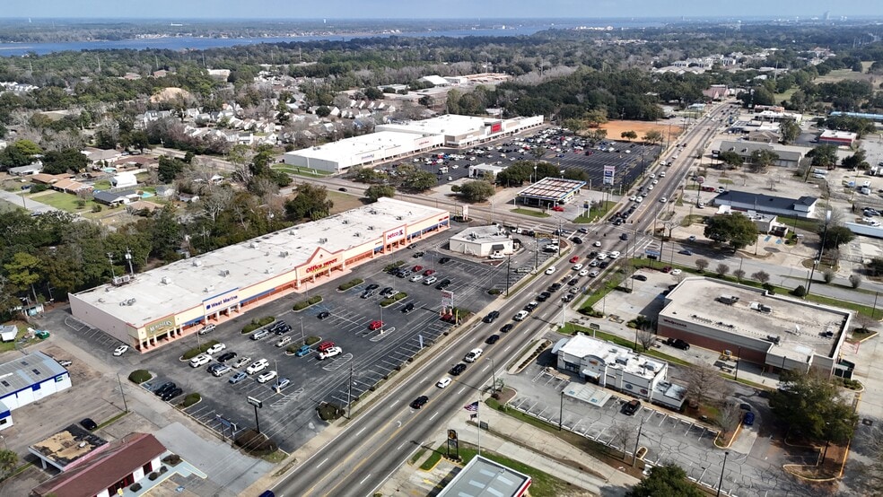 More Photos Of 2414 Pass Road, Biloxi Storefront For Lease