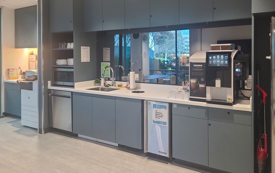 More Photos Of 2180 Harvard St, Sacramento Coworking Space