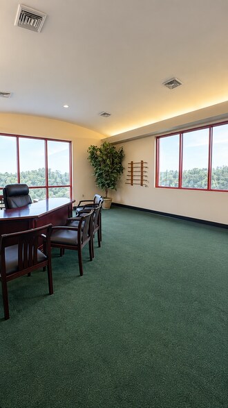 More Photos Of 2301 Longleaf Blvd, Lake Wales Office For Lease
