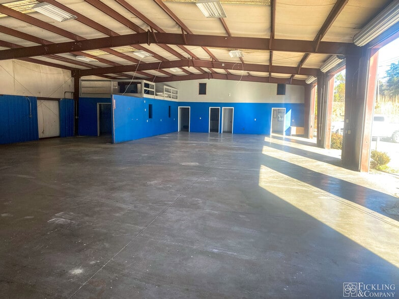 More Photos Of 3401 Ocmulgee East Blvd, Macon-Bibb Flex For Sale