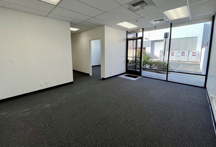 More Photos Of 1455 Palomares Ave, La Verne Warehouse For Lease