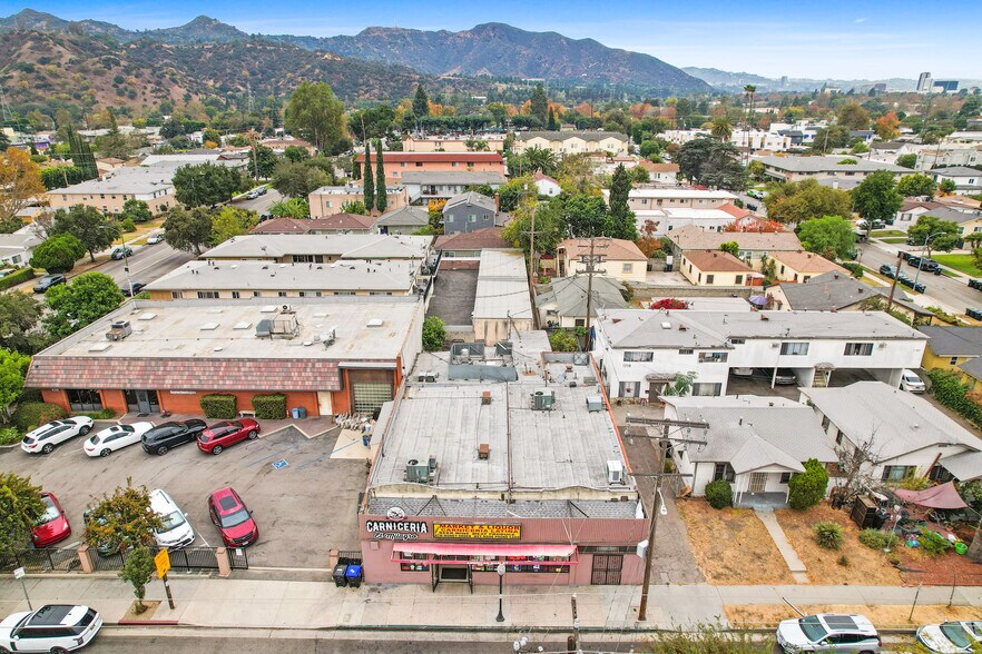 More Photos Of 1710 Lake St, Glendale Convenience Store For Sale