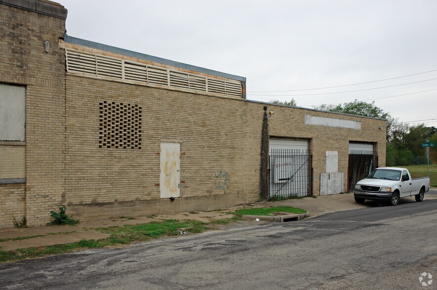 More Photos Of 2003 Park Ave, Dallas General Retail For Lease